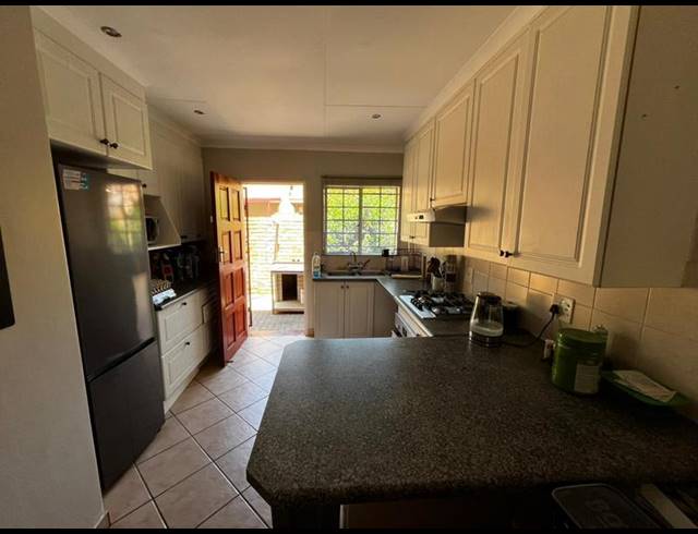 2 BEDROOM TOWNHOUSE FOR SALE IN MAGALIESKRUIN